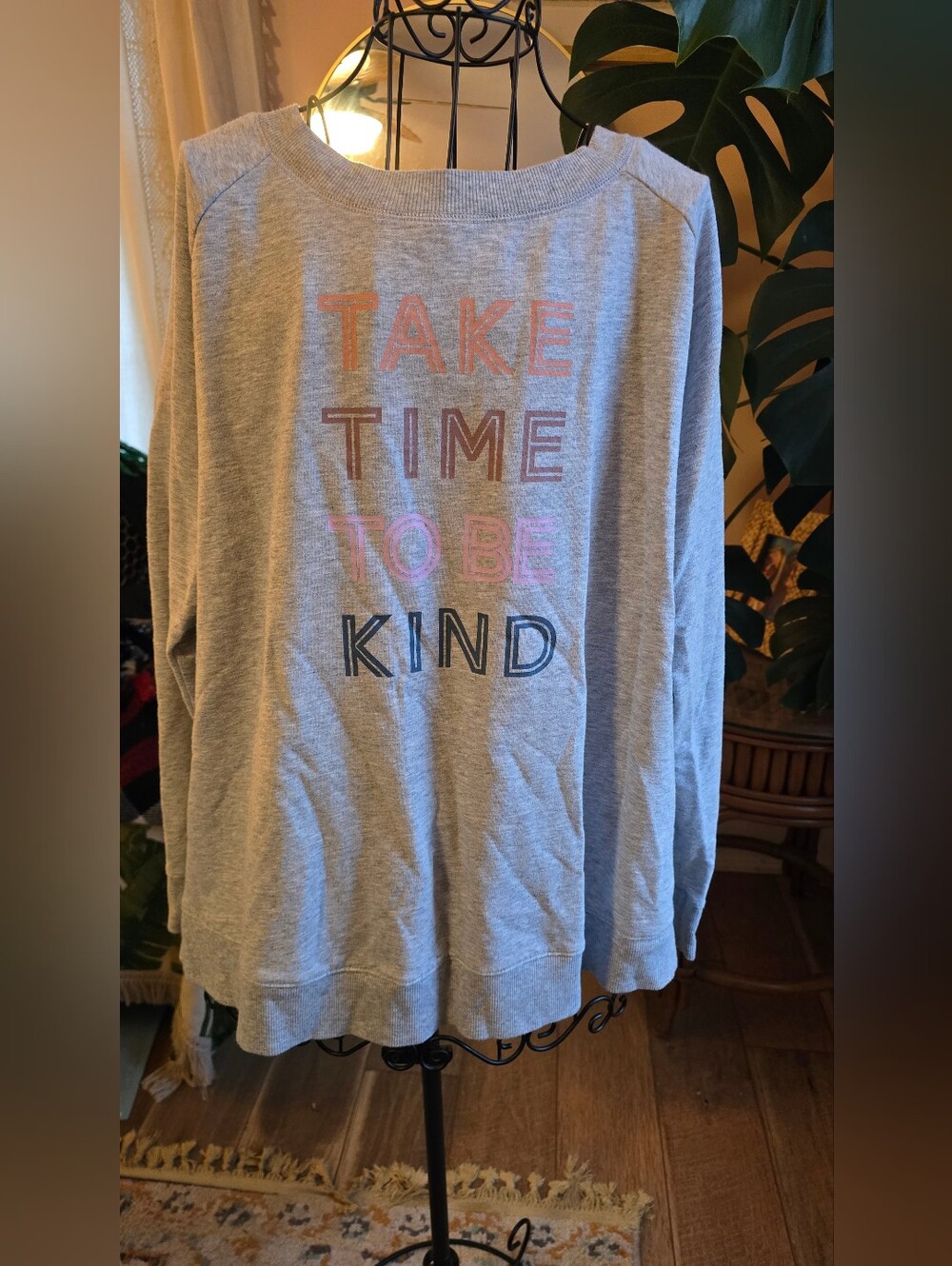 🐝🍯EVRI Gray Sweatshirt with 'Take Time to Be Kind' Multicolor Print